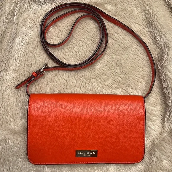 HENRI BENDEL NEW YORK Crossbody Purse - Picture 4 of 16